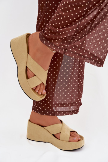 Calorine chinelos femininos em plataforma de camurça sintética amarelos