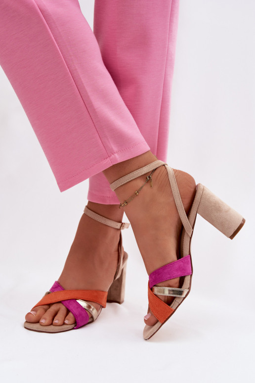 Sandálias femininas de salto alto com listras de camurça ecológicaoParae bege Karilora