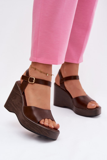 Sandálias femininas com plataforma de couro sintético, cor chocolate Parilisse 2