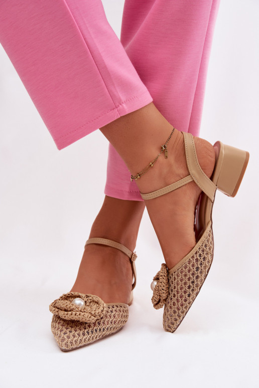 Sandálias femininas Klocke Com decorações Detalem bege Vionessa