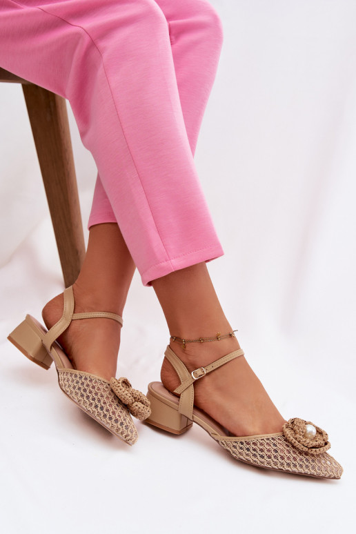 Sandálias femininas Klocke Com decorações Detalem bege Vionessa