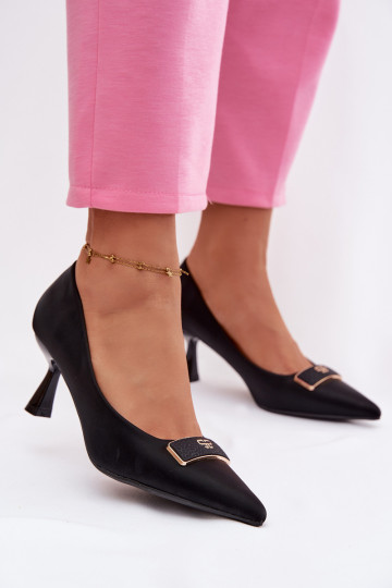 Sapatos com detalhes decorativos, cor preta Fessira 2