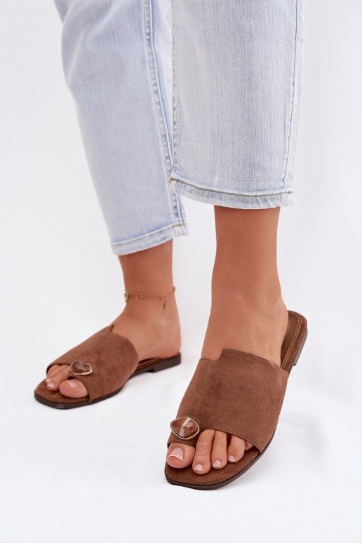 Chinelos Apartamento feminino Com decorações Detalem de camurça ecológicaoParae cor marrom Selavine