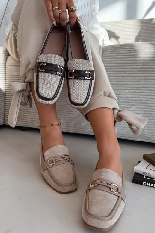 Mocassins bege femininos com elementos decorativos "Evelora"