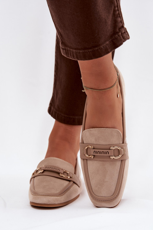 Mocassins bege femininos com elementos decorativos "Evelora"