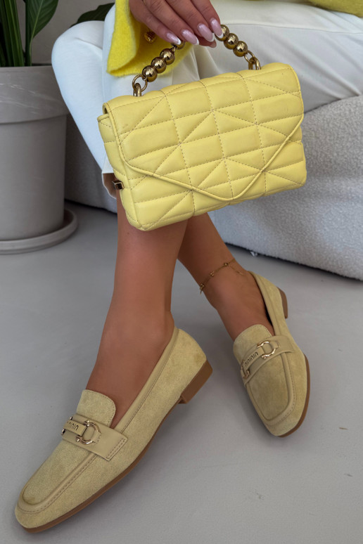 Mocassins femininos amarelos com elementos decorativos Evelora