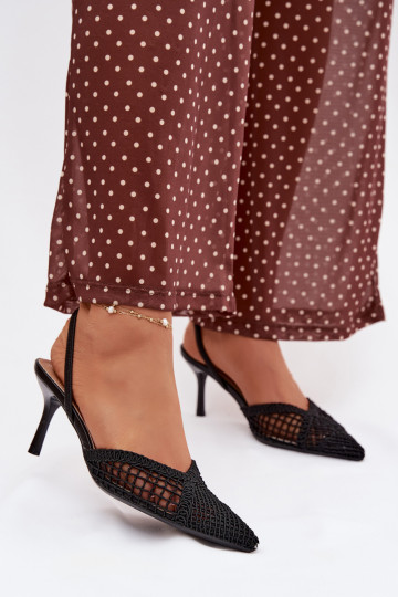 Hanelis sandálias pretas com elementos de renda e saltos finos