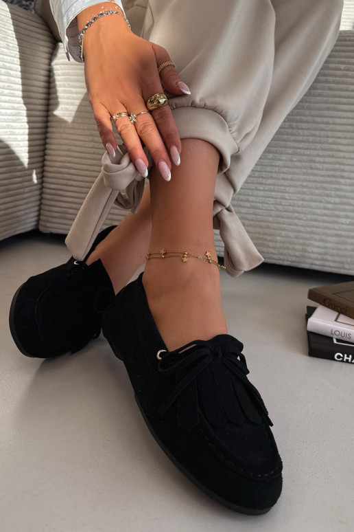 Mocassins Glorina pretos para mulheres com detalhes elegantes e franjas