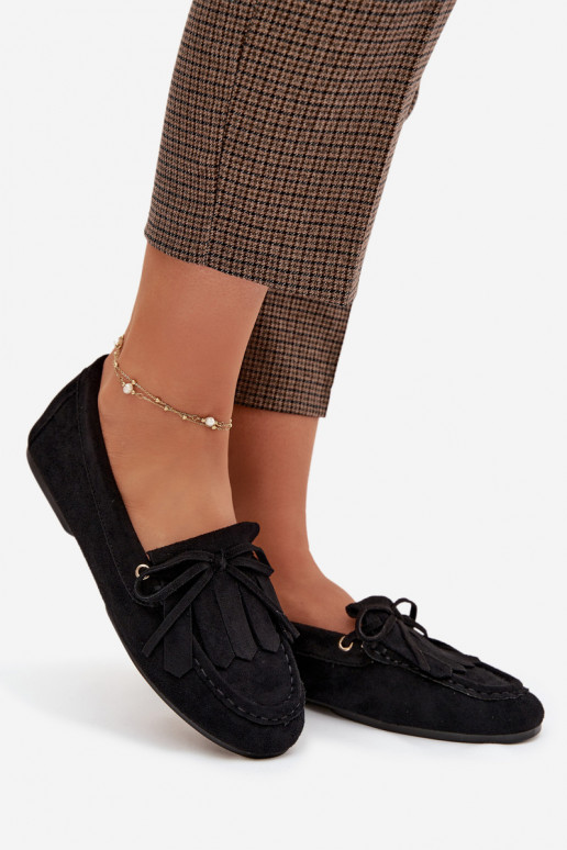 Mocassins Glorina pretos para mulheres com detalhes elegantes e franjas