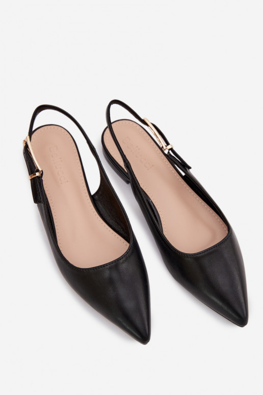 Ballets Iverelle pretos com fivelas douradas