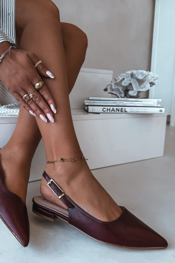 Ballets Iverelle na cor bordô com fivelas douradas 2