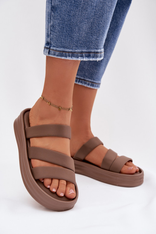  Chinelos femininos com uma plataforma com listras cor cáqui Liorine