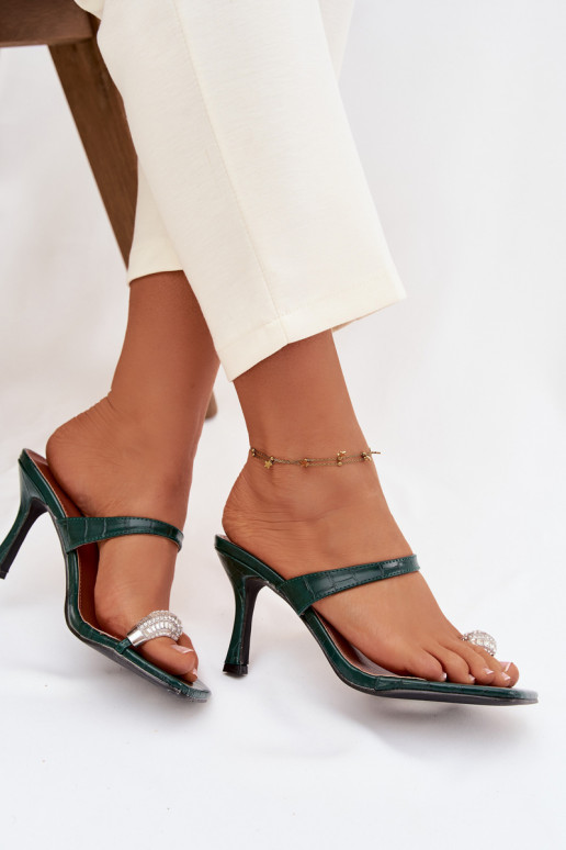 Chinelos femininos com salto fino Com decorações Detalem ButelkoParaa Zieleń Lorissa