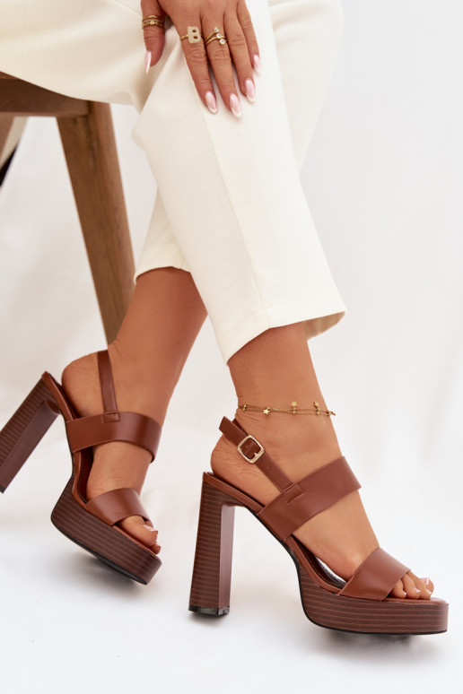 Sandálias femininas de salto alto e plataforma Eko Pele cor marrom Hanelia