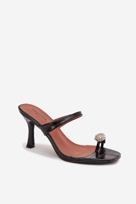 Chinelos femininos com salto fino Com decorações Detalem cor preta Lorissa