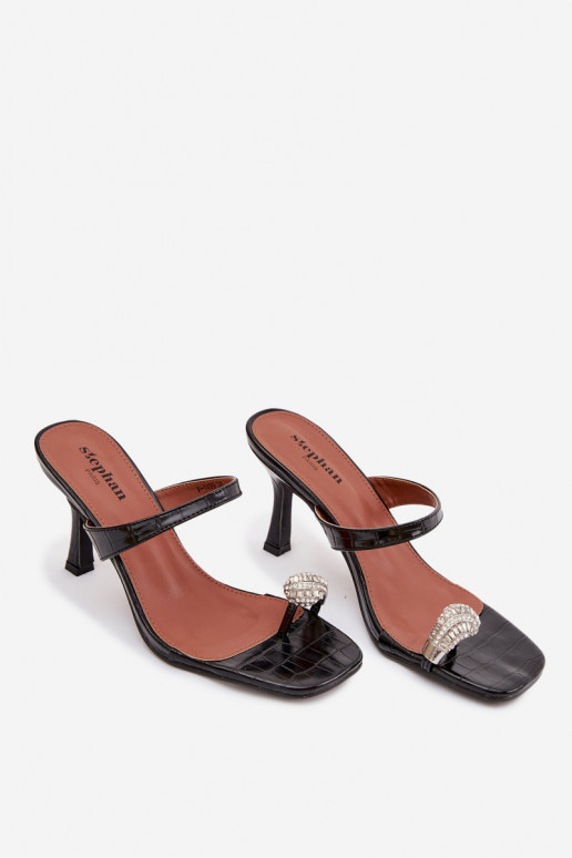 Chinelos femininos com salto fino Com decorações Detalem cor preta Lorissa