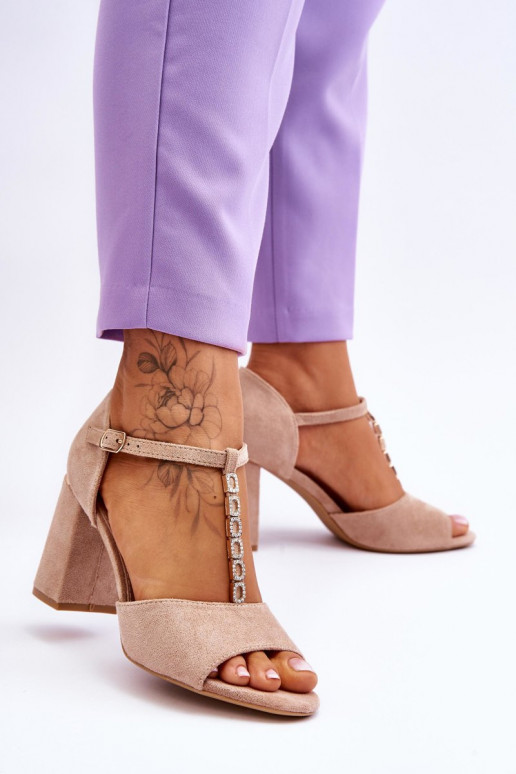 Elegante salto alto em camurça com olhos brilhantes bege Aniya