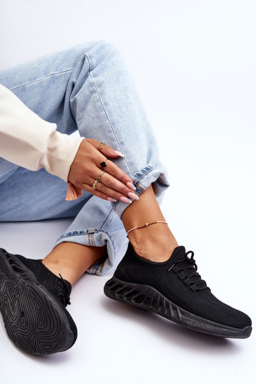 Feminino Um modelo atraente  À modalo de tênis cor preta Venett