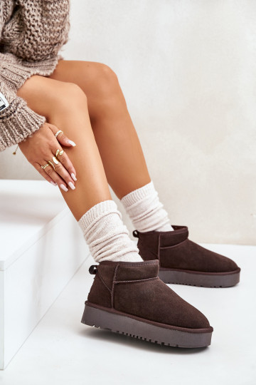 Pele de camurça Botas de neve com uma plataforma cor marrom Nereviana