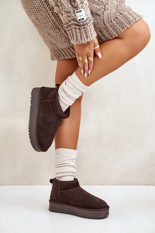 Pele de camurça Botas de neve com uma plataforma cor marrom Nereviana