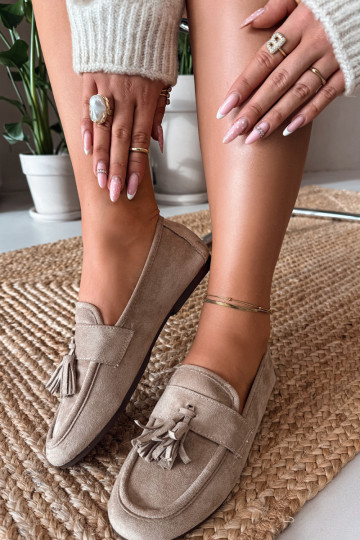 Mocassins femininos com franjas na cor areia 2