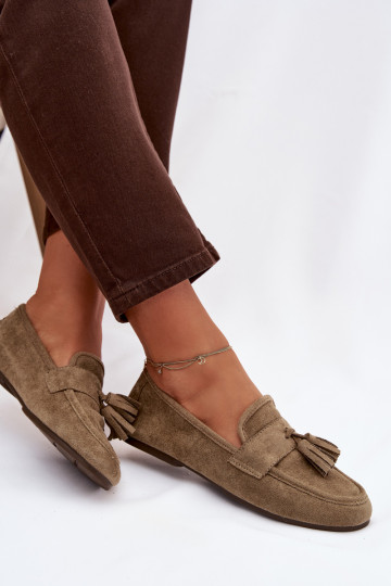 Mocassins femininos com franjas na cor verde