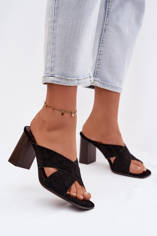 Chinelos femininos com salto cor preta Denessa