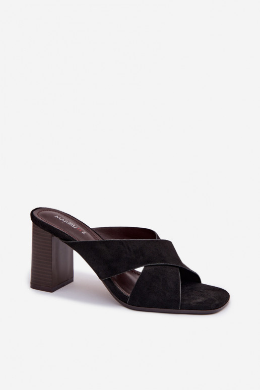 Chinelos femininos com salto cor preta Denessa