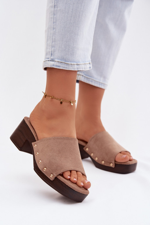 Chinelos femininos Klocke Ze cor douradami Pregos bege Davessa