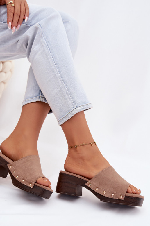 Chinelos femininos Klocke Ze cor douradami Pregos bege Davessa