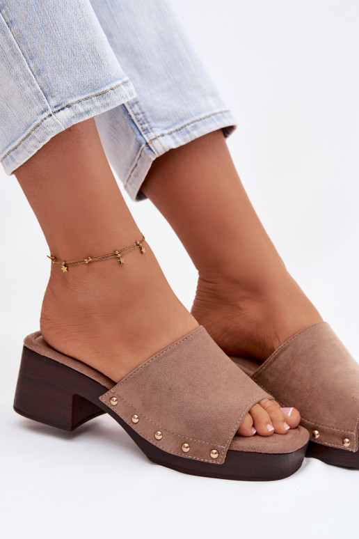 Chinelos femininos Klocke Ze cor douradami Pregos bege Davessa