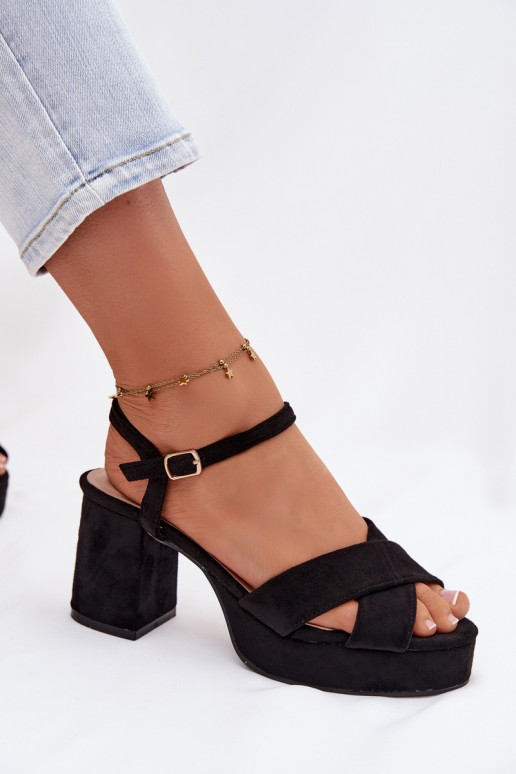 Sandálias femininas de salto alto cor preta Janelia