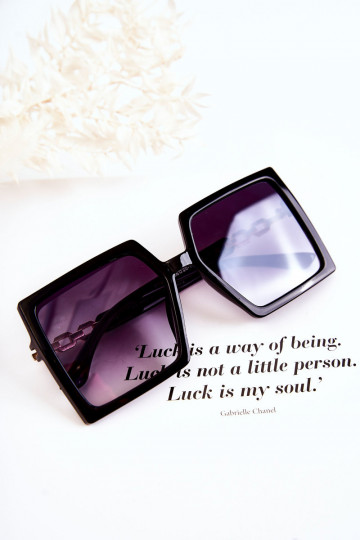 Grande Oculos de sol Quadrado V130043 cor preta 2