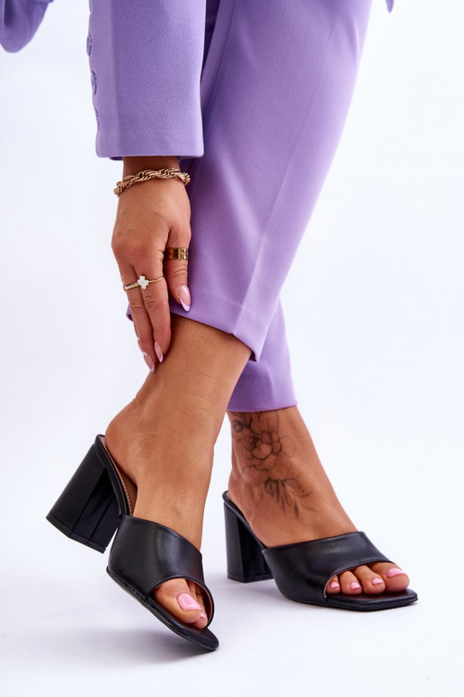 Feminino Pele À modalo clássico Chinelos cor preta Loara