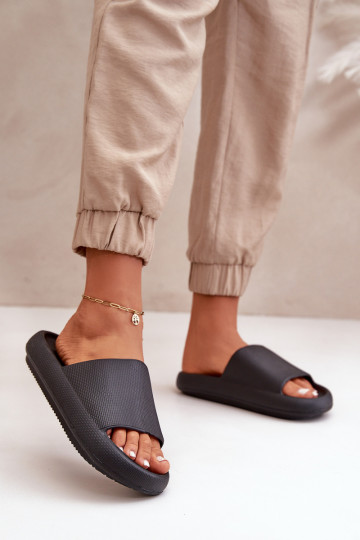 Feminino Chinelos de espuma leves Em uma sola grossa cor preta Querceria