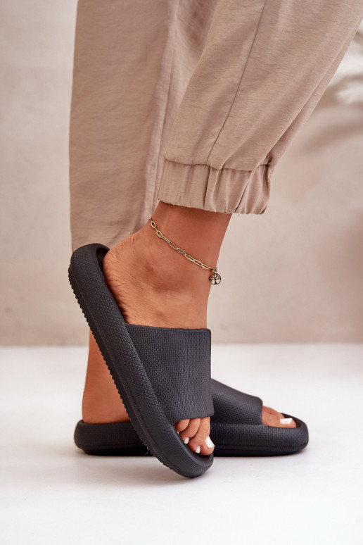 Feminino Chinelos de espuma leves Em uma sola grossa cor preta Querceria