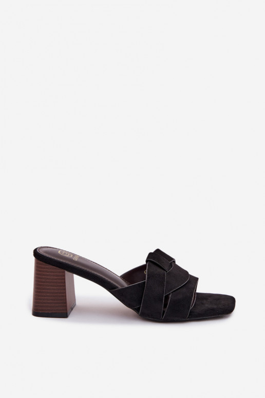 Chinelos femininos com saltos e tiras de camurça sintética, cor preta, Corivelle