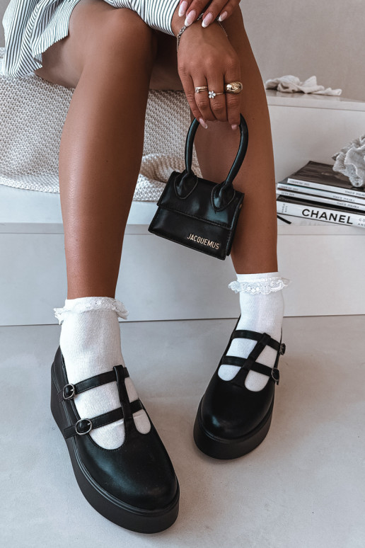 Sapatos femininos pretos com plataforma e tiras Jesivelle