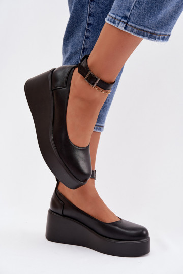 Sapatos femininos pretos com plataforma e tiras Belvissa