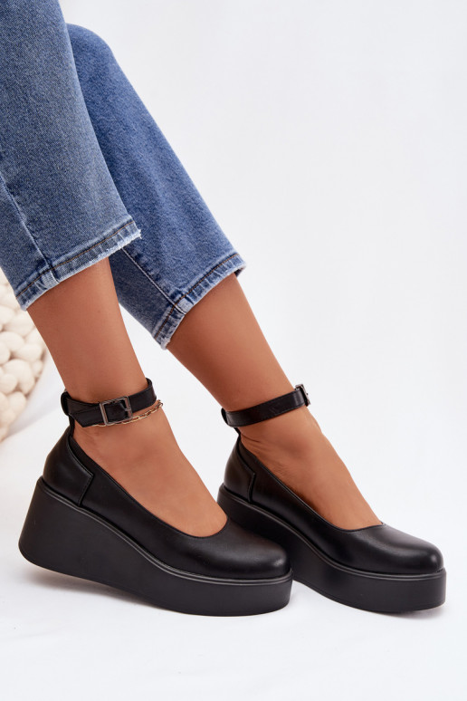 Sapatos femininos pretos com plataforma e tiras Belvissa