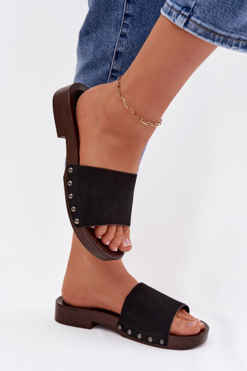 Chinelos femininos com rebites com salto largo cor preta Amelvessa