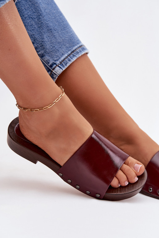 Chinelos femininos com rebites com salto largo Borgonha Brinalle