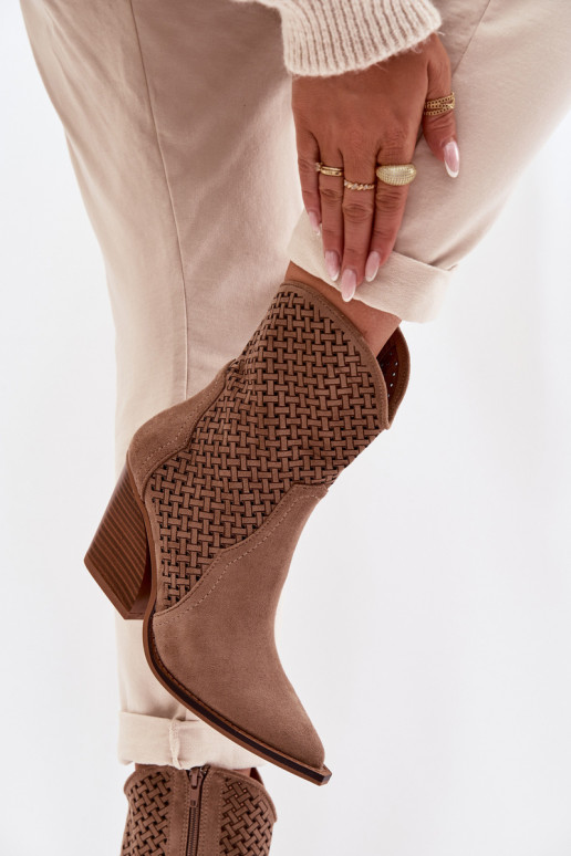 com elementos abertos Botas femininas bege Rivorina