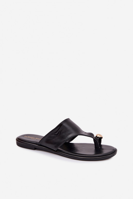 Chinelos Apartamento feminino Eko Pele Ze cor douradam Detalem cor preta Lavessa