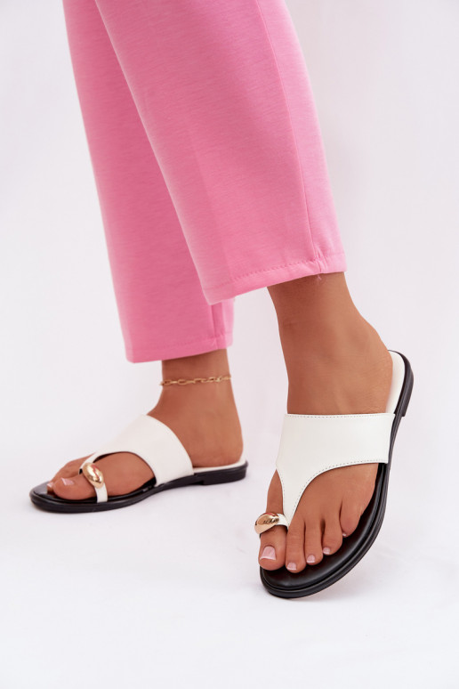 Chinelos Apartamento feminino Eko Pele Ze cor douradam Detalem cor branca Lavessa