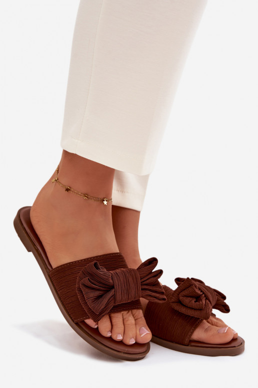 Chinelos femininas com salto largo e laços, cor marrom Amivelle