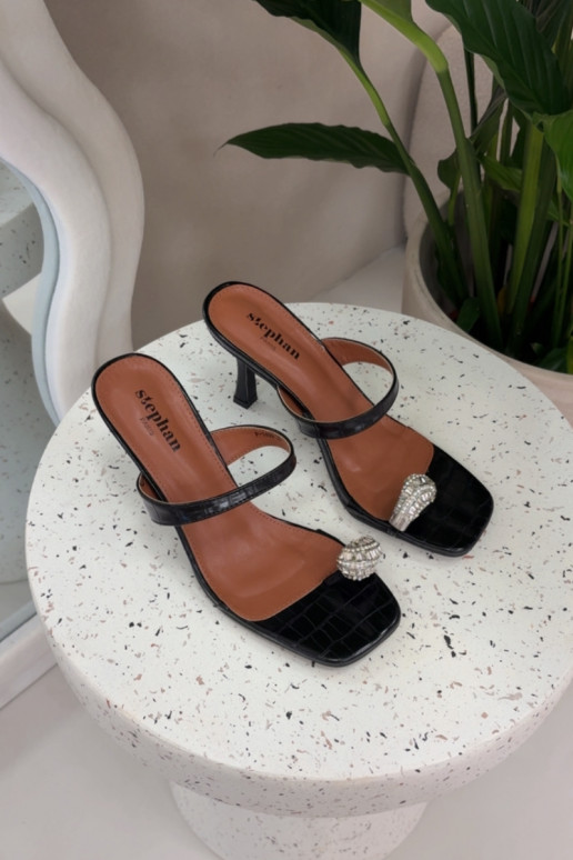 Chinelos femininos com salto fino Com decorações Detalem cor preta Lorissa