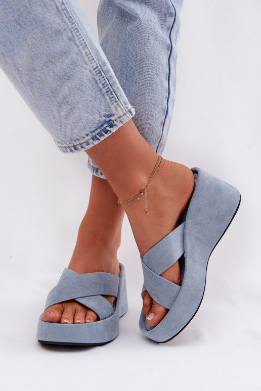 Chinelos femininos Em uma cunhade camurça ecológicau cor azul Calorine