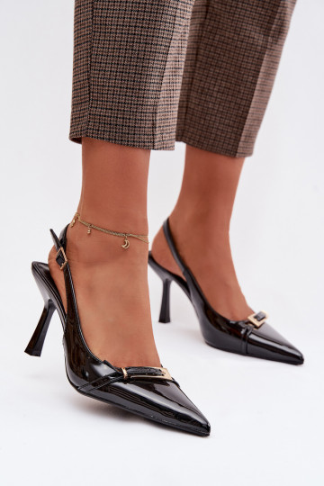 Sandálias lacadas para mulheres com salto fino com fivelas douradas cor preta Bellivra 2