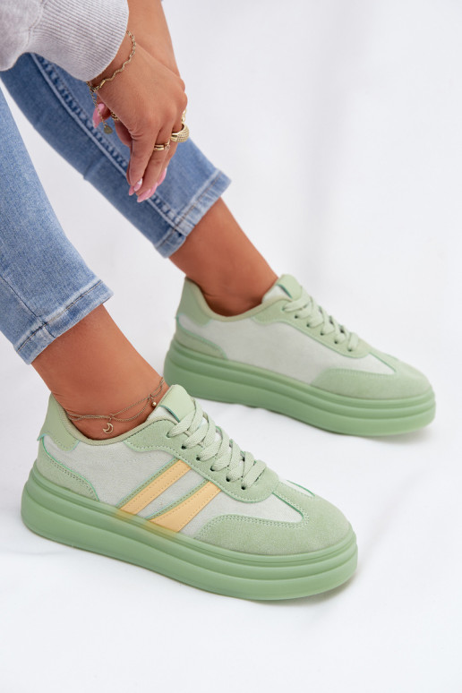 À modalo de tênis Feminino com uma plataforma cor verde Galleria